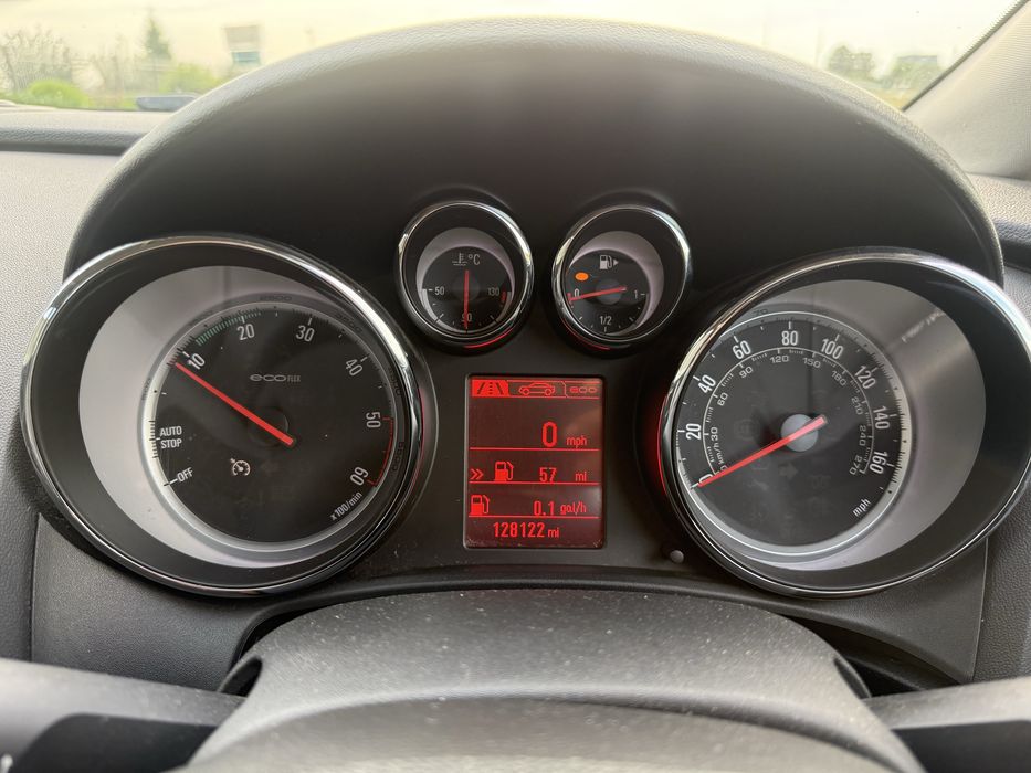 Dezmembrez Opel Astra J 1.7 cdti
