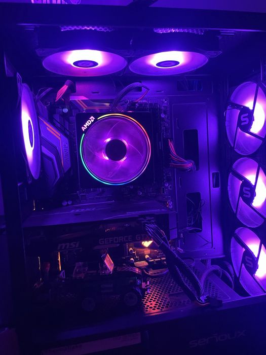 Vand pc gaming  ryzen 7 2700x gtx 1660s
