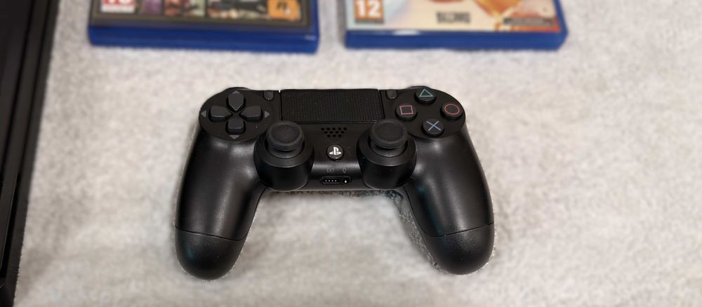 отличен Playstation 4 Pro + GTA V + Overwatch, ПС4 Про, PS4 Pro