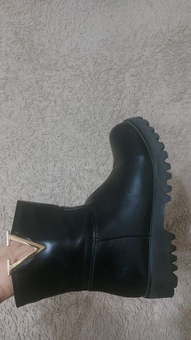 Продаю новую обувь