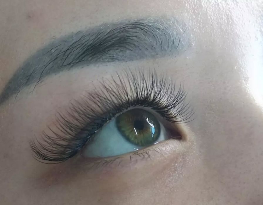 Наращивание ресниц, шугаринг, брови