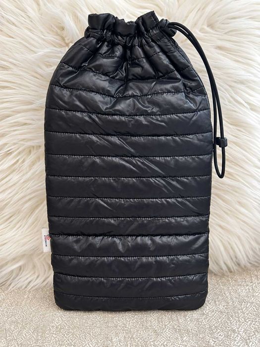 Săculeț / husă Moncler puffer negru, matlasat, logo brodat