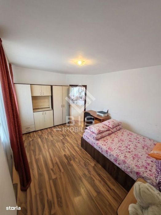 Vând Apartament Luminos, 2 Camere + Dressing, Zona Sanovil