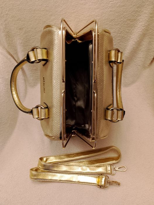 Дамски чанти - лак, велур