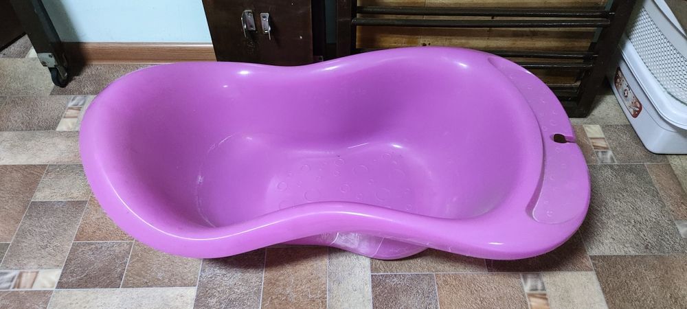 Детская кроватка и ванна