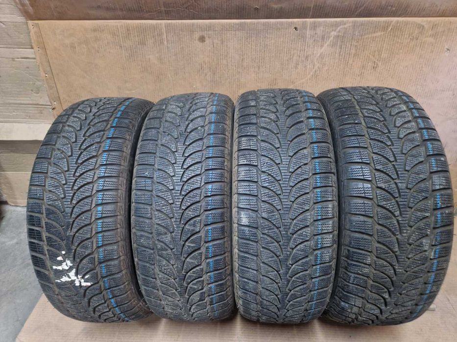 4 Bridgestone R18 235/55
зимни гуми
DOT3217