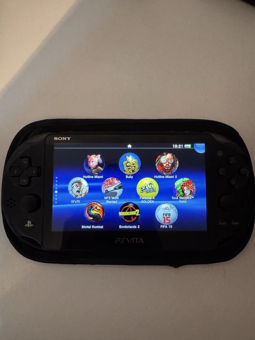 Продам Прошитую Sony PS Vita 2000 Slim
