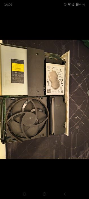 Vând Xbox One S 1TB