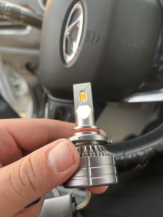 Желты  Лэд ламбочка