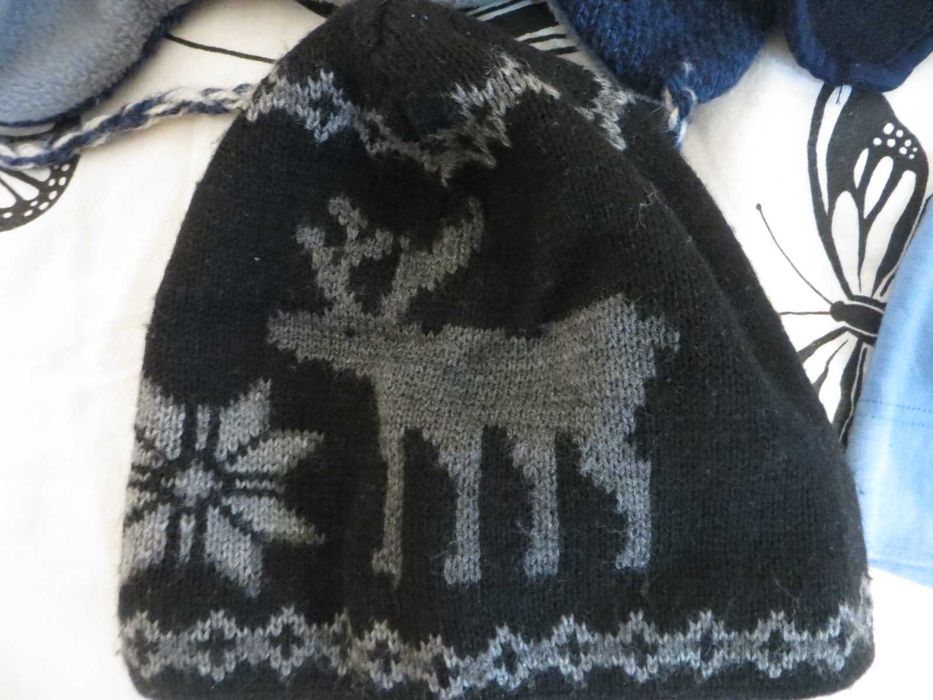 Шапки за ски и спортни дейности