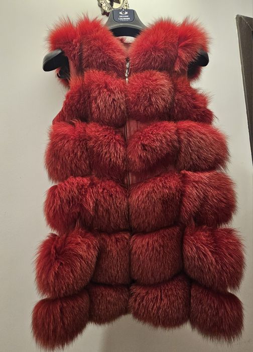 Vesta blana vulpe rosie