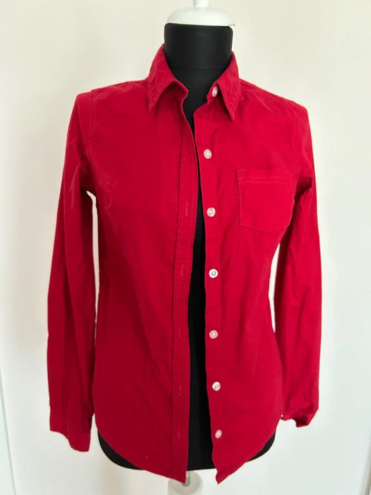 Cămașa roșie, mărime S