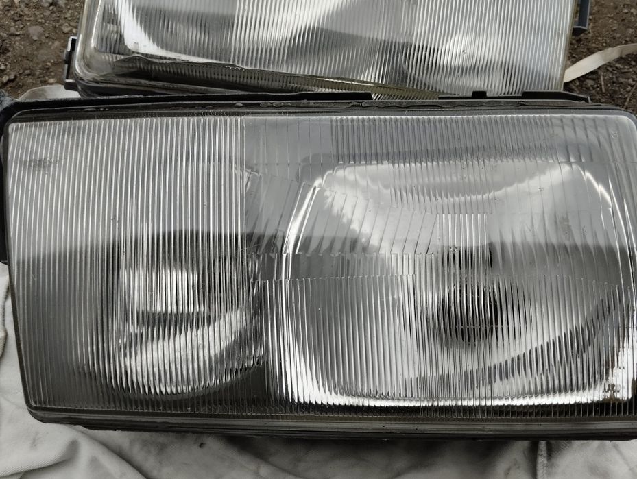 Фары Мерседес 190 продаются