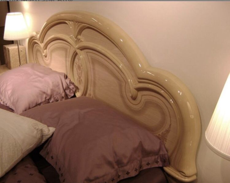 Продам спальный гарнитур Марта