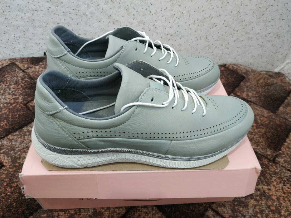 Дамски спортни обувки от естествена кожа. Анатомични