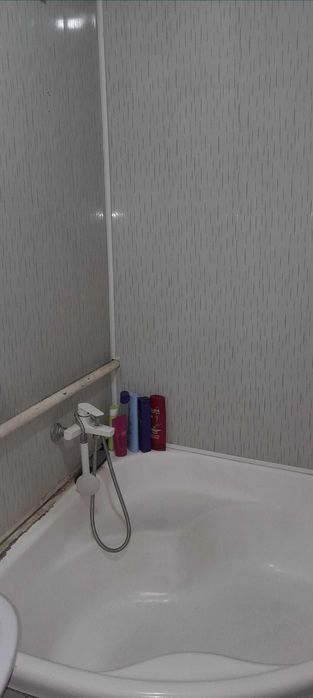 Turtkulskiy joldin boyi kerpichniy domnan kvartira satiladi