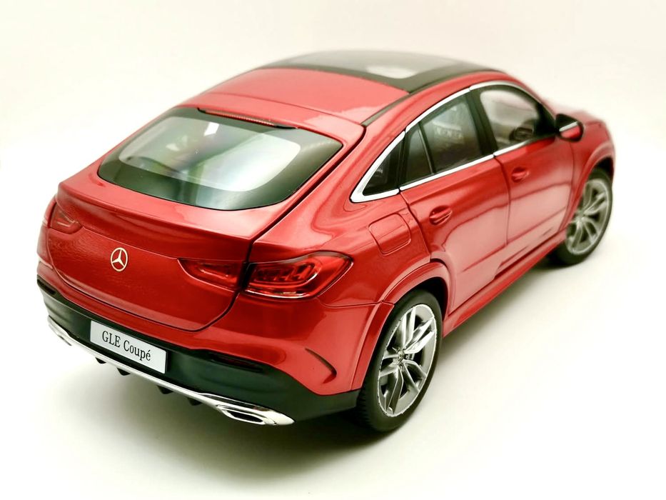 Macheta 1/18 Mercedes Benz iScale Nou!
