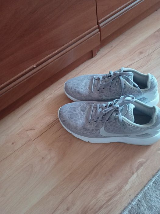 Дамски маратонки найк оригинални