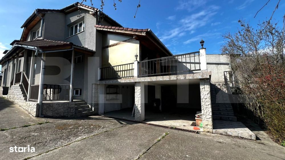 Casa de vanzare 7 camere, 300 mp utili, teren 839 mp, zona centrala