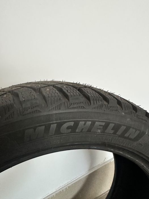Продам комплект разношироких шины Мишлен