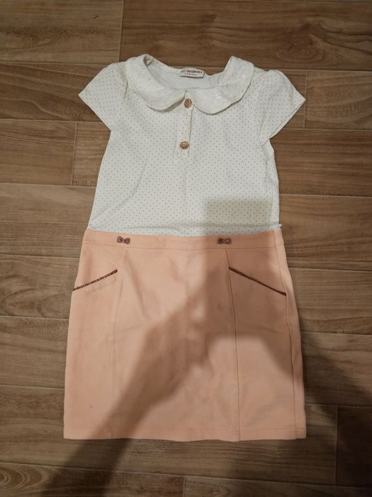 Продам одежду для девочки пакетом  на 6-8 лет