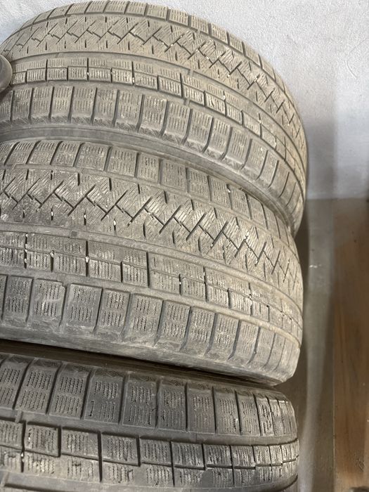 Продам резину срочно 285/50/20