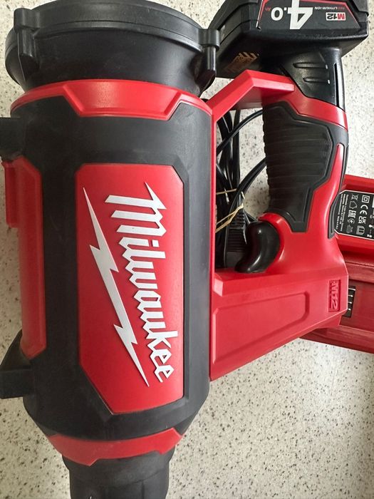 Suflanta Milwaukee M 12 BBL