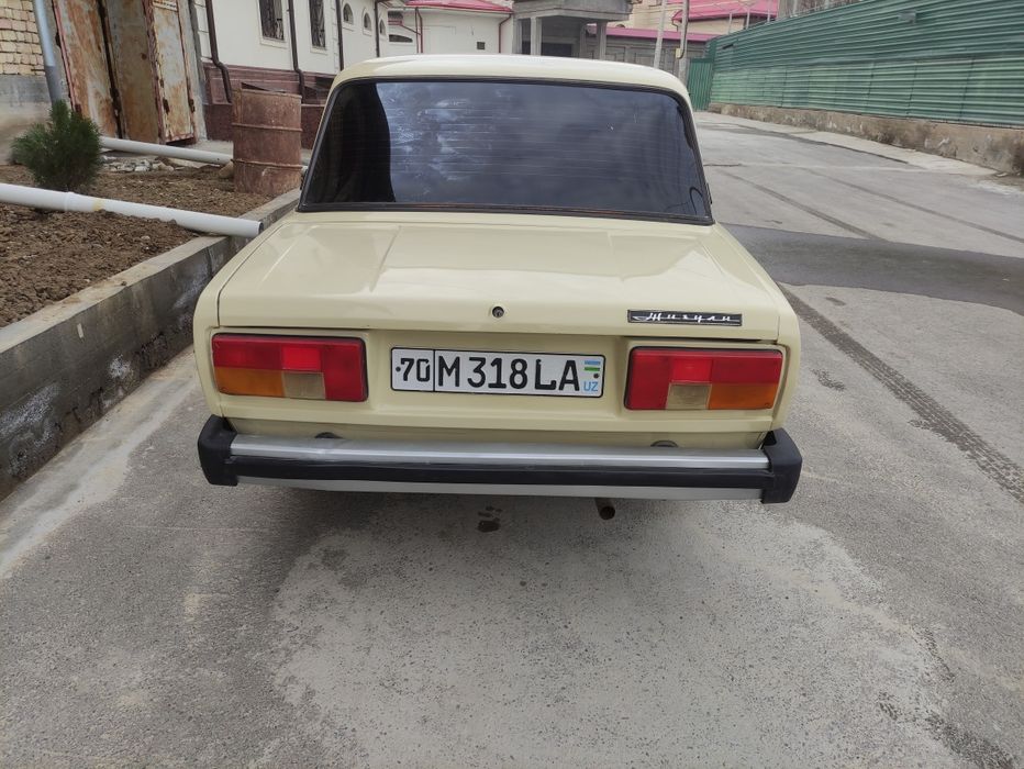 Vaz 2105 sotiladi