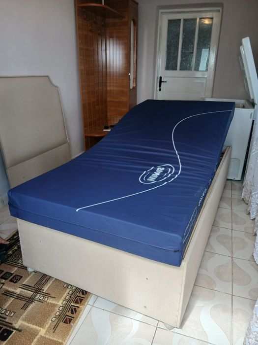 Pat medical  electric + saltea / este ca și nou adus din Anglia