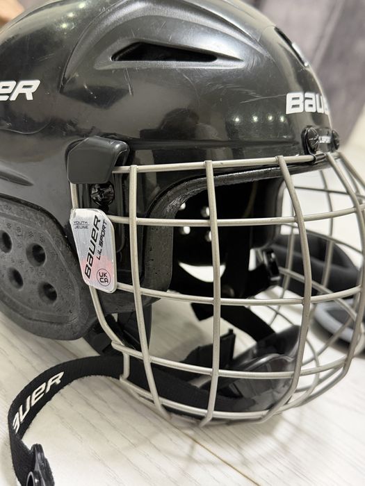 Продам экипировку для хоккея 6-7 лет