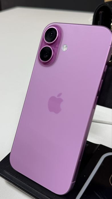Iphone 16 pink..