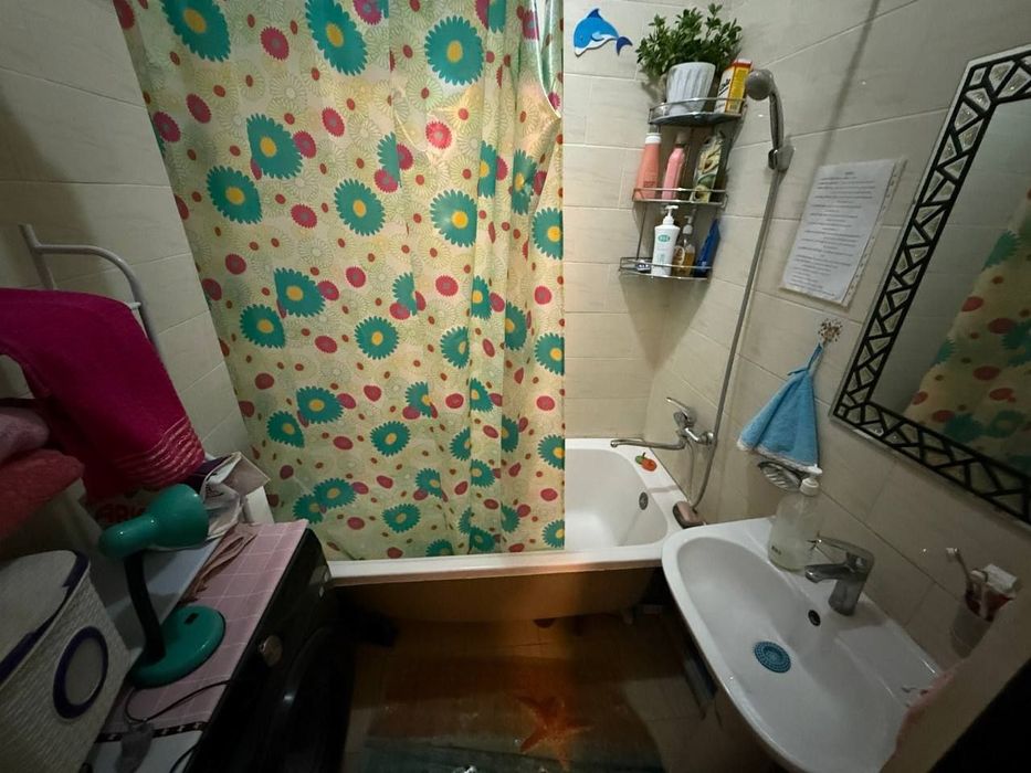 Санат саройи олдида Янги курилган Дом 3х квартира