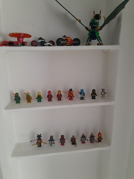 Vând figurine lego ninjago