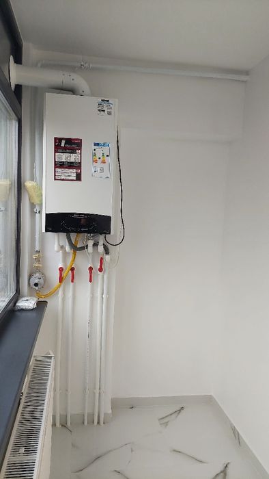 Proprietar vând apartament 2 camere decomandat în Galați.