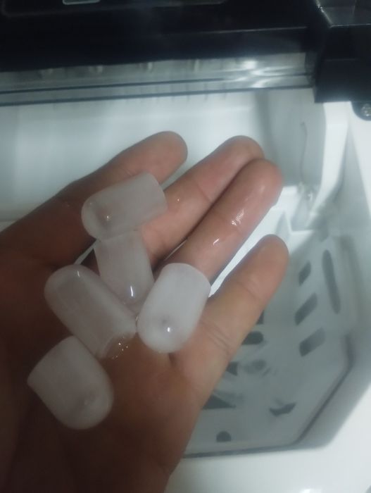 Ледогенератор с капацитет 2L, със самопочистваща се функция, 12kg/24h