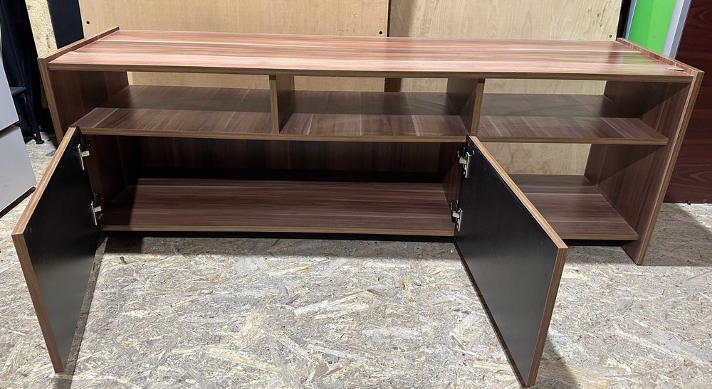 Comoda 1,52 m cu usi si rafturi de depozitare; Comoda TV pentru living
