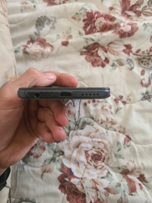 Продам редми 8 на запчасти