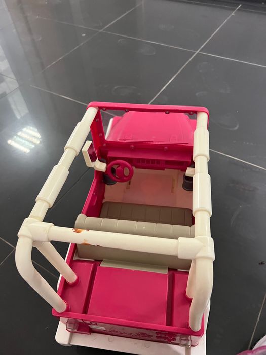 сет каравана за кукли с кола за дърпане с аксесоари 20 бр