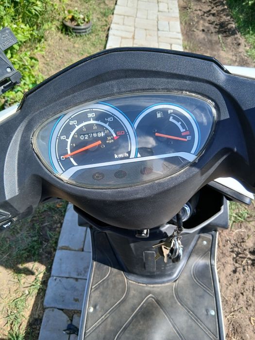 Продам скутер м8 2023 года