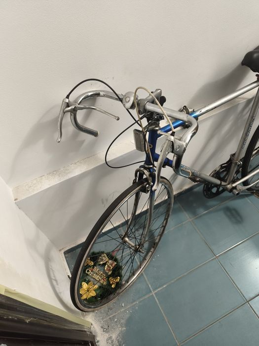 Vând bicicleta cursieră