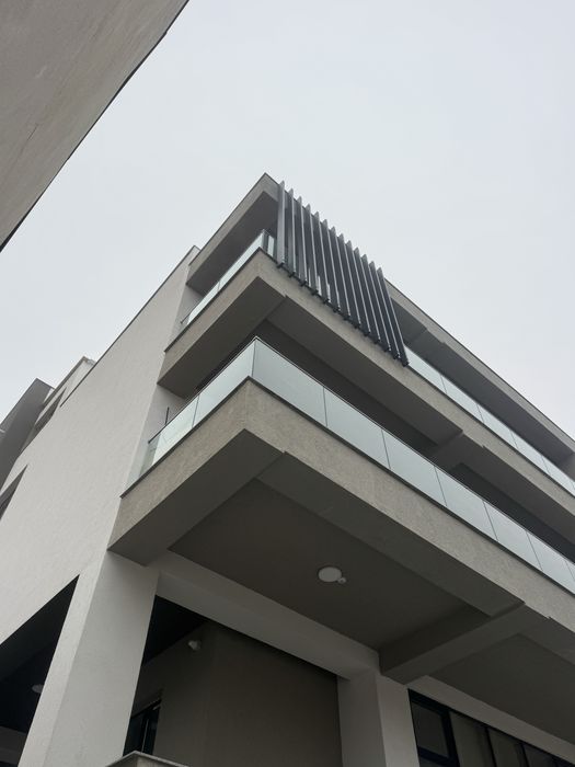 Balustrada din sticla securizata pentru balcoane