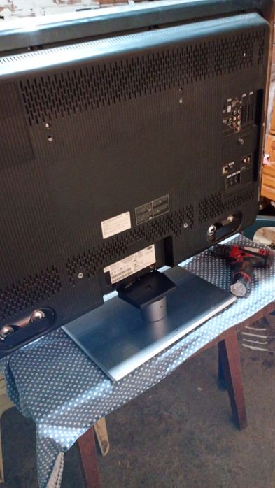 Philips 42PFL9803H  За части всички компоненти са налични и работещи