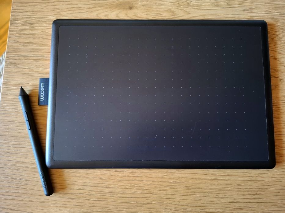 Tabletă Grafică ONE de Wacom, Medie