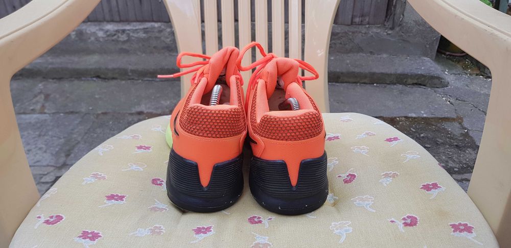 Оригинални маратонки Nike Zoom Cage 2