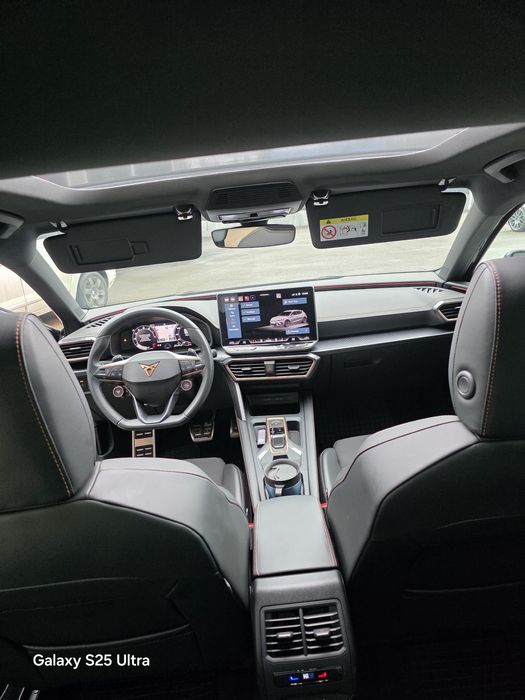 Cupra(seat)leon/1.5tsi hibrid/trapa panoramic/2025/Sennheiser/camera