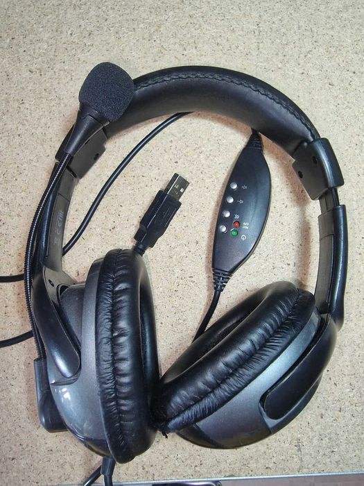 Casti PC Trust Como cu microfon!