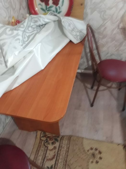 Стол кухонный. 10 000 тенге