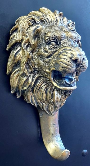 Лъв Закачалка за стена 22см