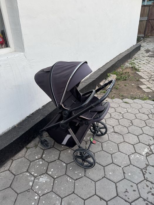 Коляска продаеться в хорошом состояние