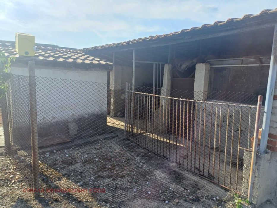 Къща, голям парцел, с. Синитово, Пазарджишко